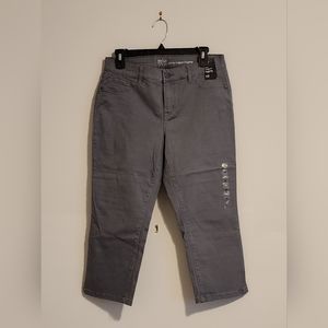 NWT - New York & Company Soho Curvy Cropped Legging